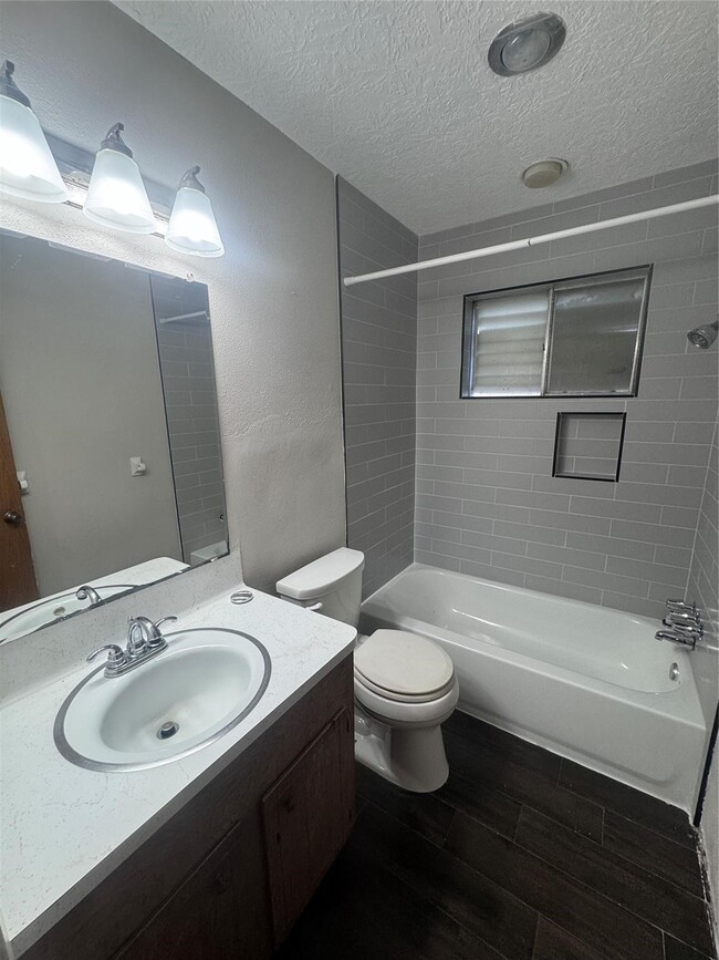 Building Photo - 7910 Jonquil Dr