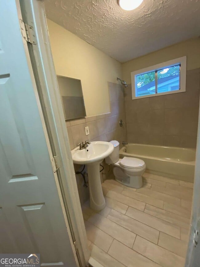 Building Photo - 1162 Sims St SW