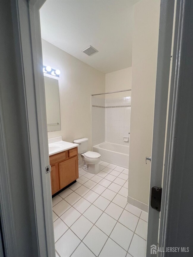 Building Photo - 17 Burdak Rd