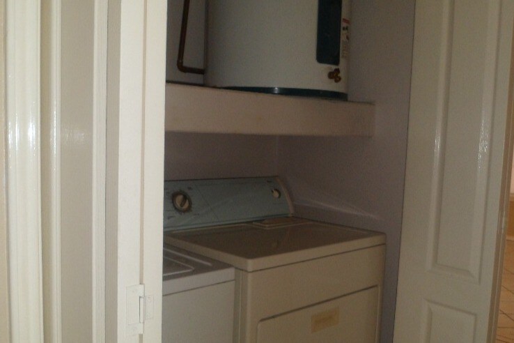 Building Photo - 1014 Stonehaven Blvd