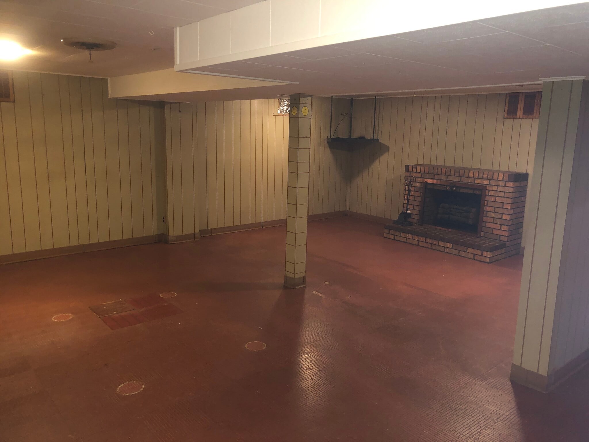 Family Room - 4130 E Grand Ave