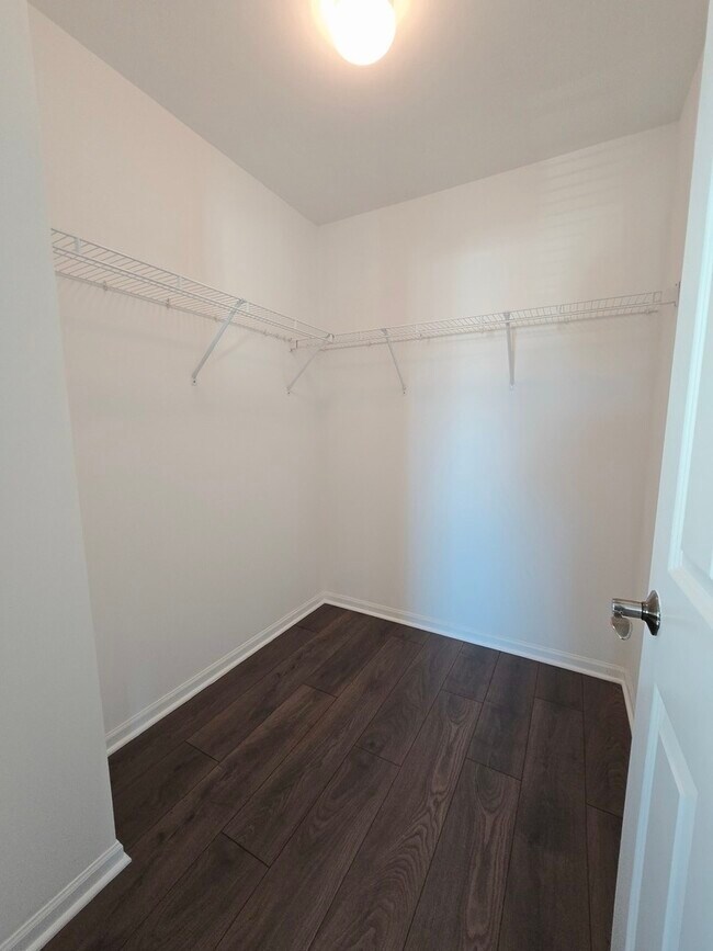 Building Photo - 3401 Kentshire Cir