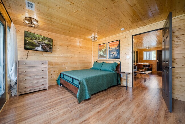 Building Photo - 4249 Dollys Dr