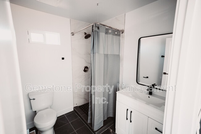 Building Photo - 5263 Tipton St