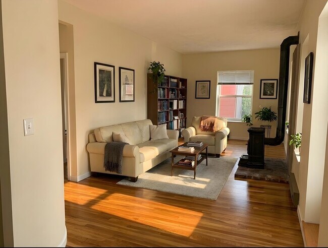 Building Photo - 3 Worcester Sq