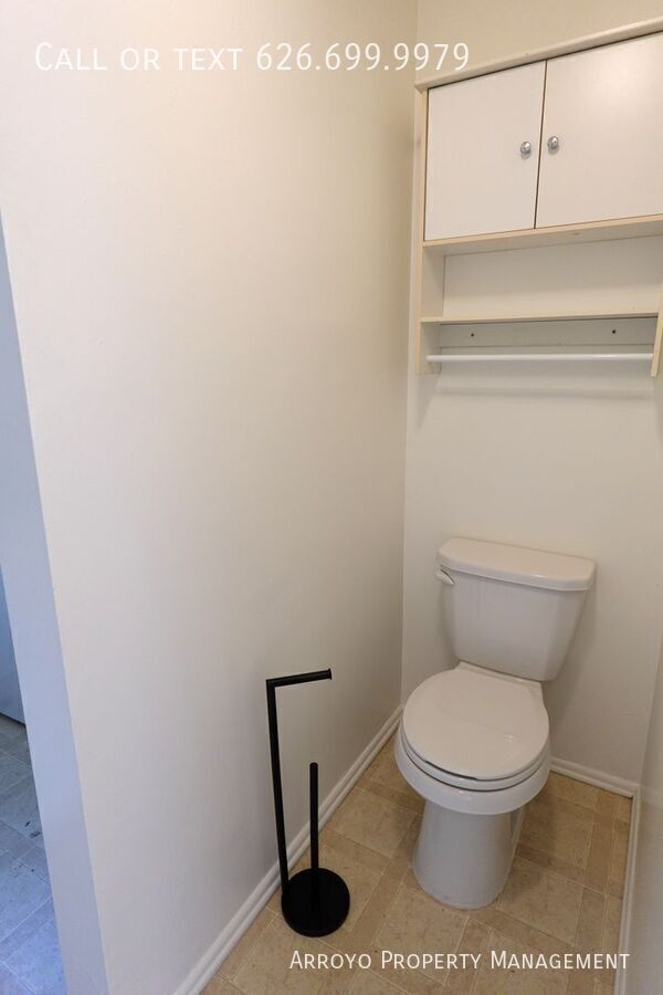 Building Photo - 1755 Paloma St