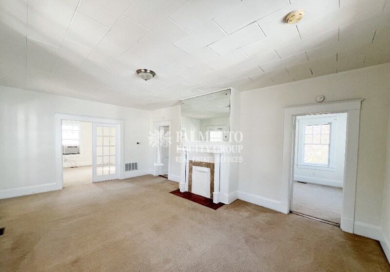 Building Photo - 1104 Gregory St