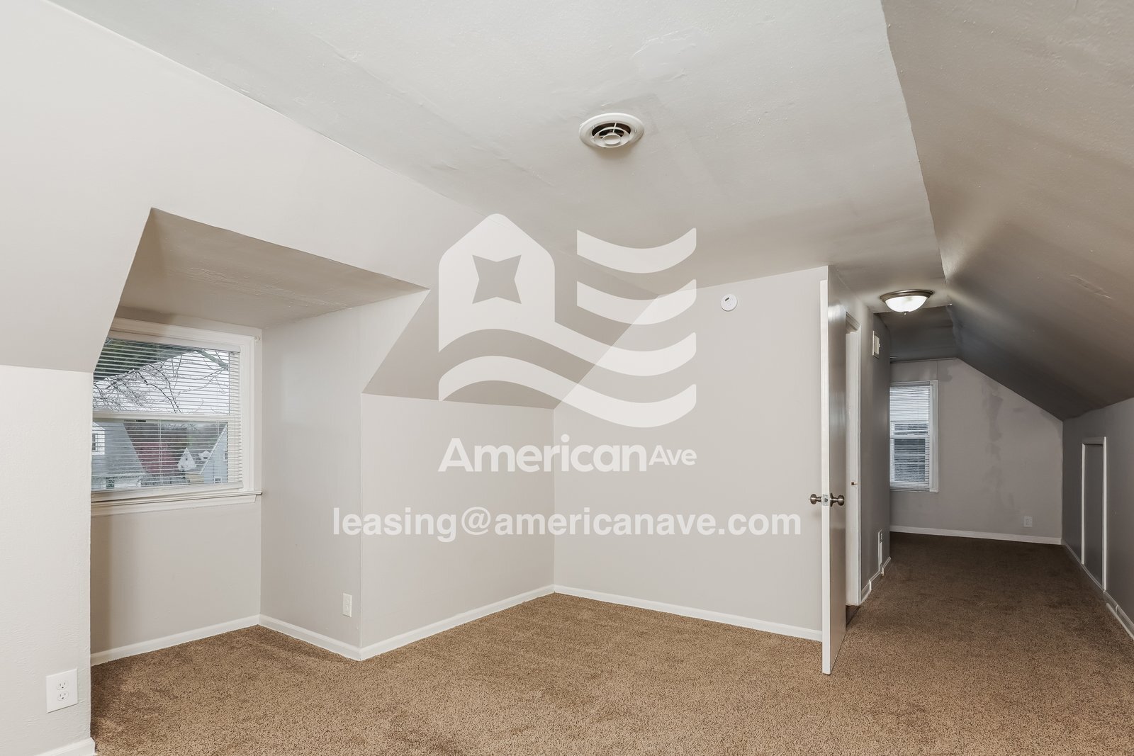 Building Photo - 1105 Blakley Dr