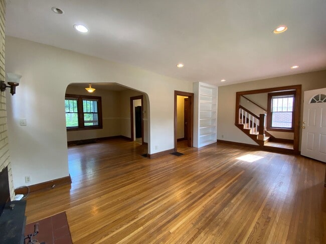 Building Photo - Available August 11th, 2026!