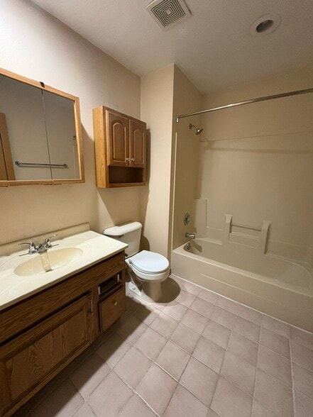 Building Photo - 726 Vilas St