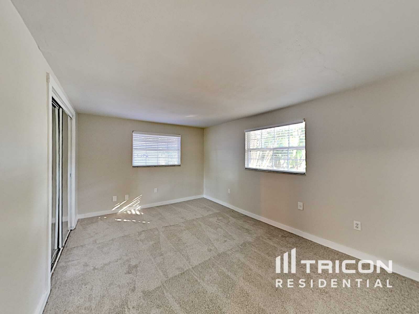 Building Photo - 5560 Waneta Pl