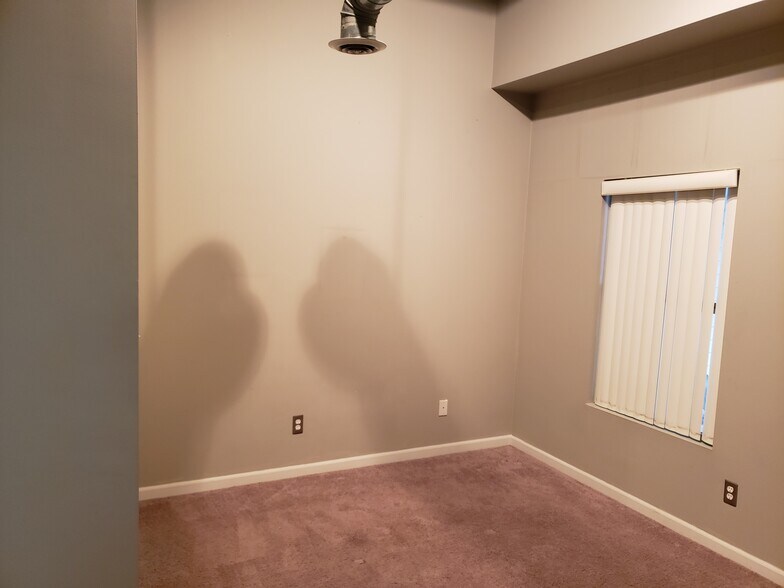 Bedroom - 100 S Huron St
