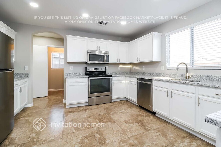 Building Photo - 8218 W Lumbee St