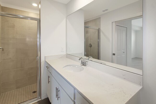 Building Photo - Wellen Park Golf and Country Club Annual Condo for Rent