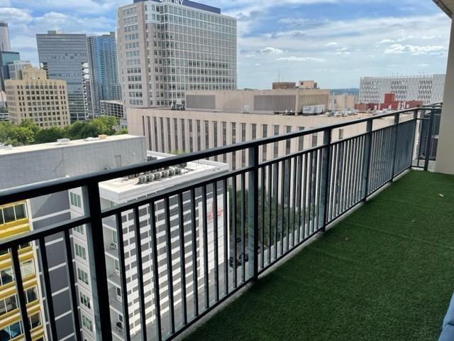 Building Photo - 565 Peachtree St NE