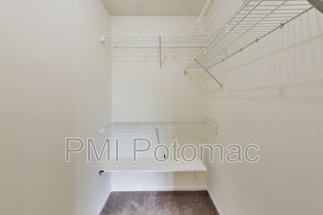 Building Photo - 605 Himes Ave