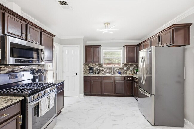 Building Photo - 2720 Wild Grove Ln