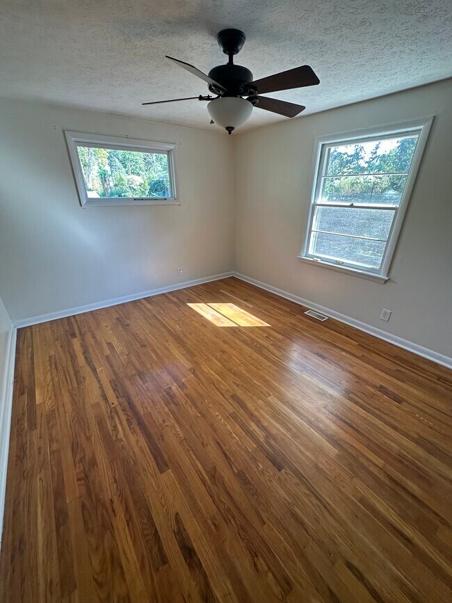 Building Photo - 1516 Schuff Ln