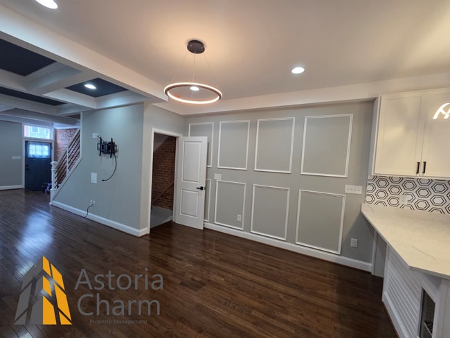 Building Photo - 4 Bedroom Rowhome with Loft Style Primary Suite and Finished Basement