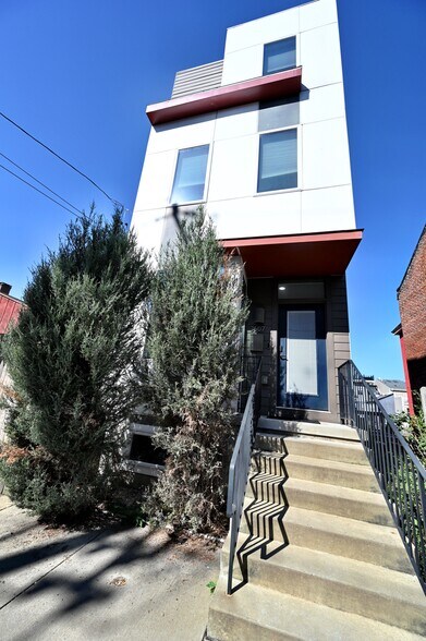 Building Photo - 3607 Charlotte St