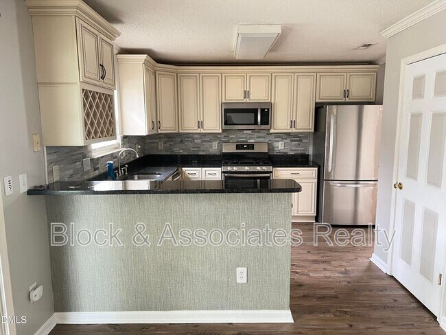Building Photo - 5013 Marathon Ln