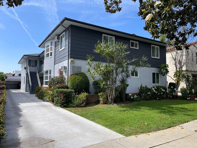 Building Photo - 1059-1059 S Genesee Ave