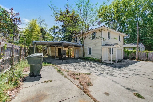 Building Photo - Now Leasing - Charming Renovated 3BR Home Near Downtown Columbia & Major Colleges