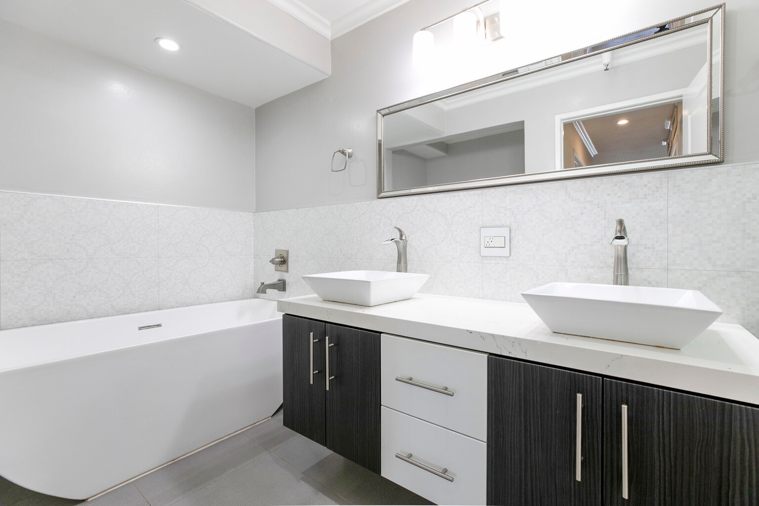 Building Photo - 15114 Sherman Way