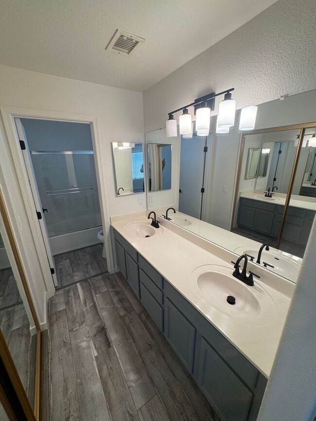 Building Photo - 9155 W Villa Rita Dr