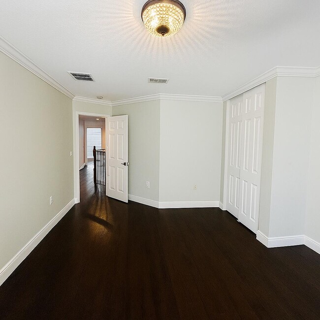 Building Photo - 2768 Shaughnessy Dr