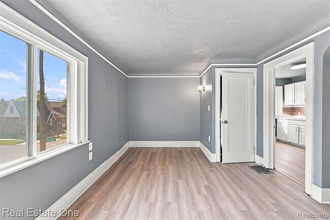 Building Photo - 15401 Littlefield St