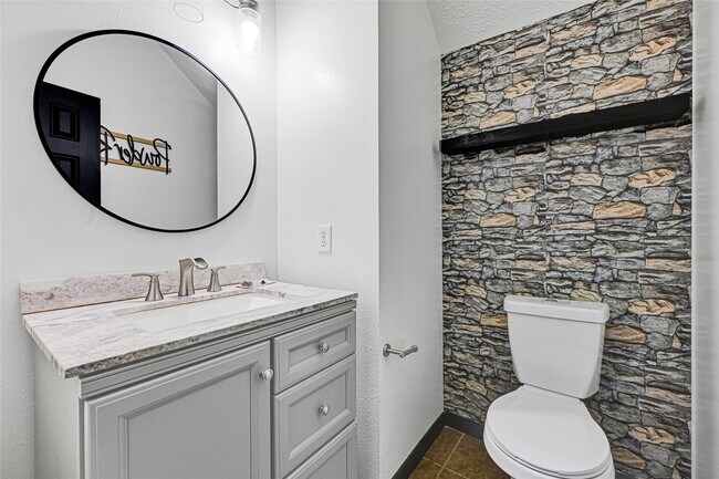 Building Photo - 8514 Discus Dr