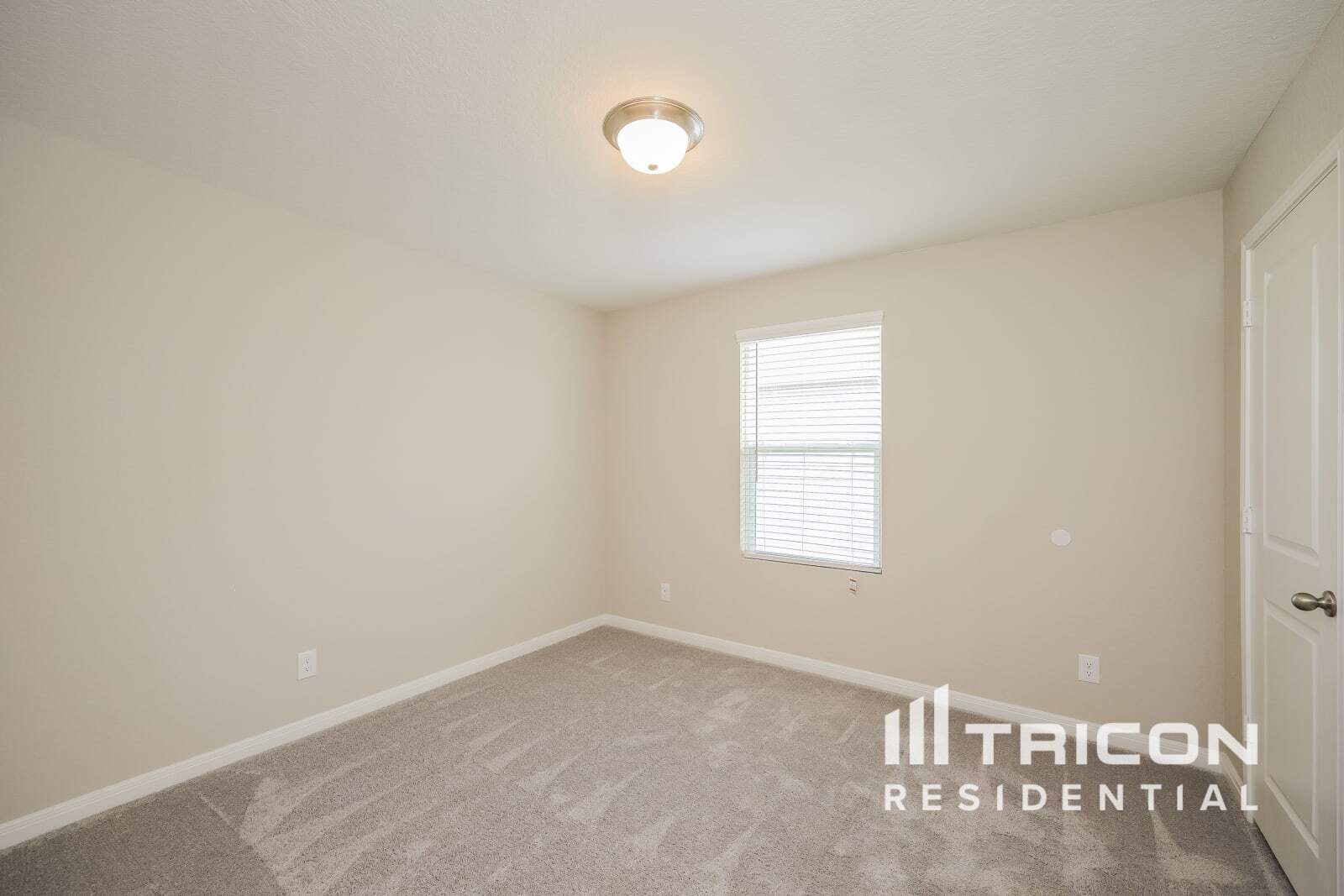 Building Photo - 14633 Maple Ter