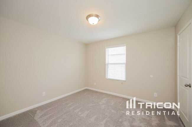 Building Photo - 14616 Maple Ter
