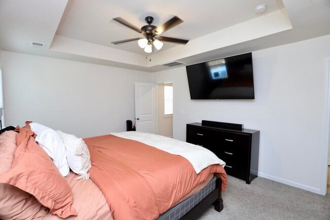 Building Photo - 1049 Crescent Moon Lp