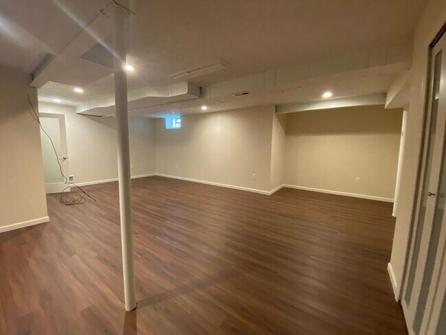 Building Photo - 25027 Rushmore Ct