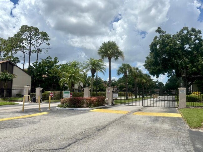 Building Photo - 3250 S Semoran Blvd