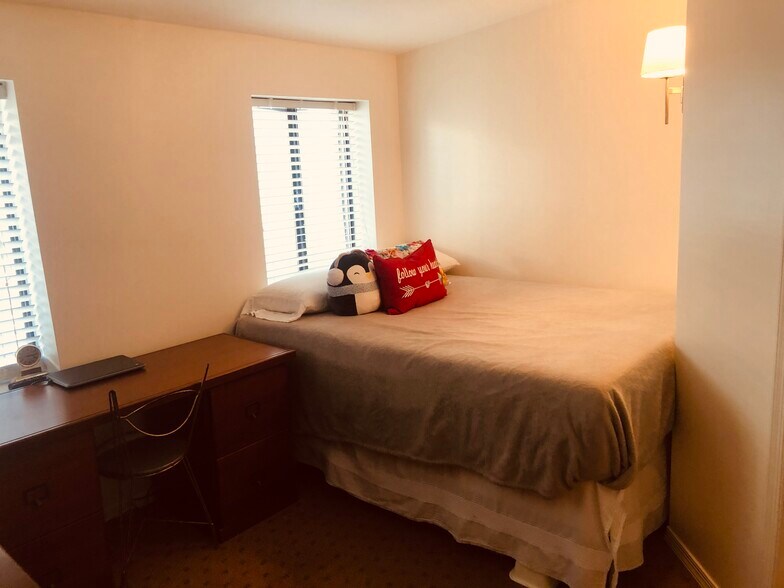 2nd bedroom - 330 Pemberton St