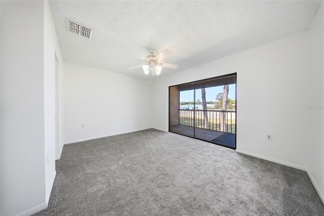 Building Photo - 2131 Ridge Rd S