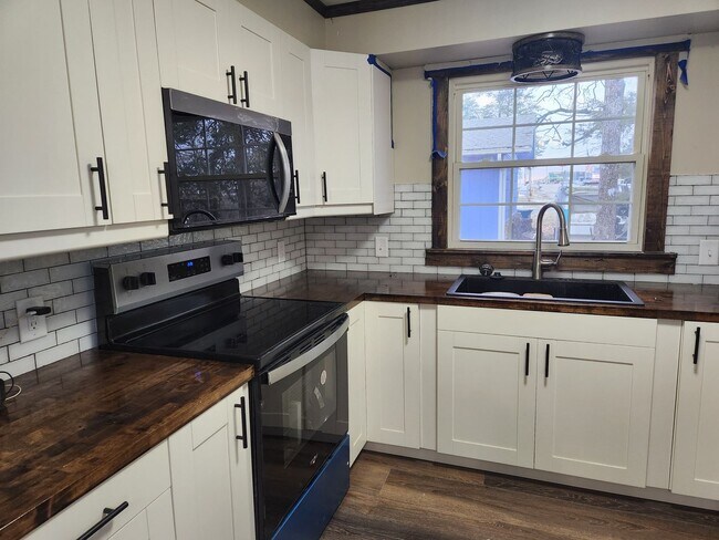 Building Photo - House for Rent in Forsyth near Branson MO-...