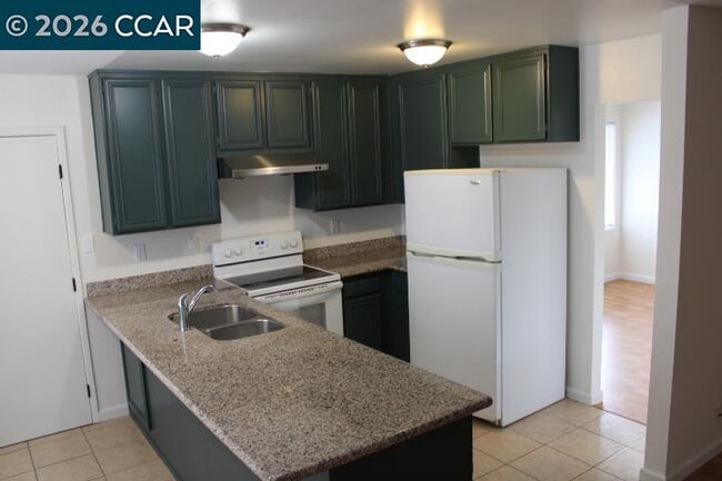 Building Photo - 2152 Blue Jay Cir