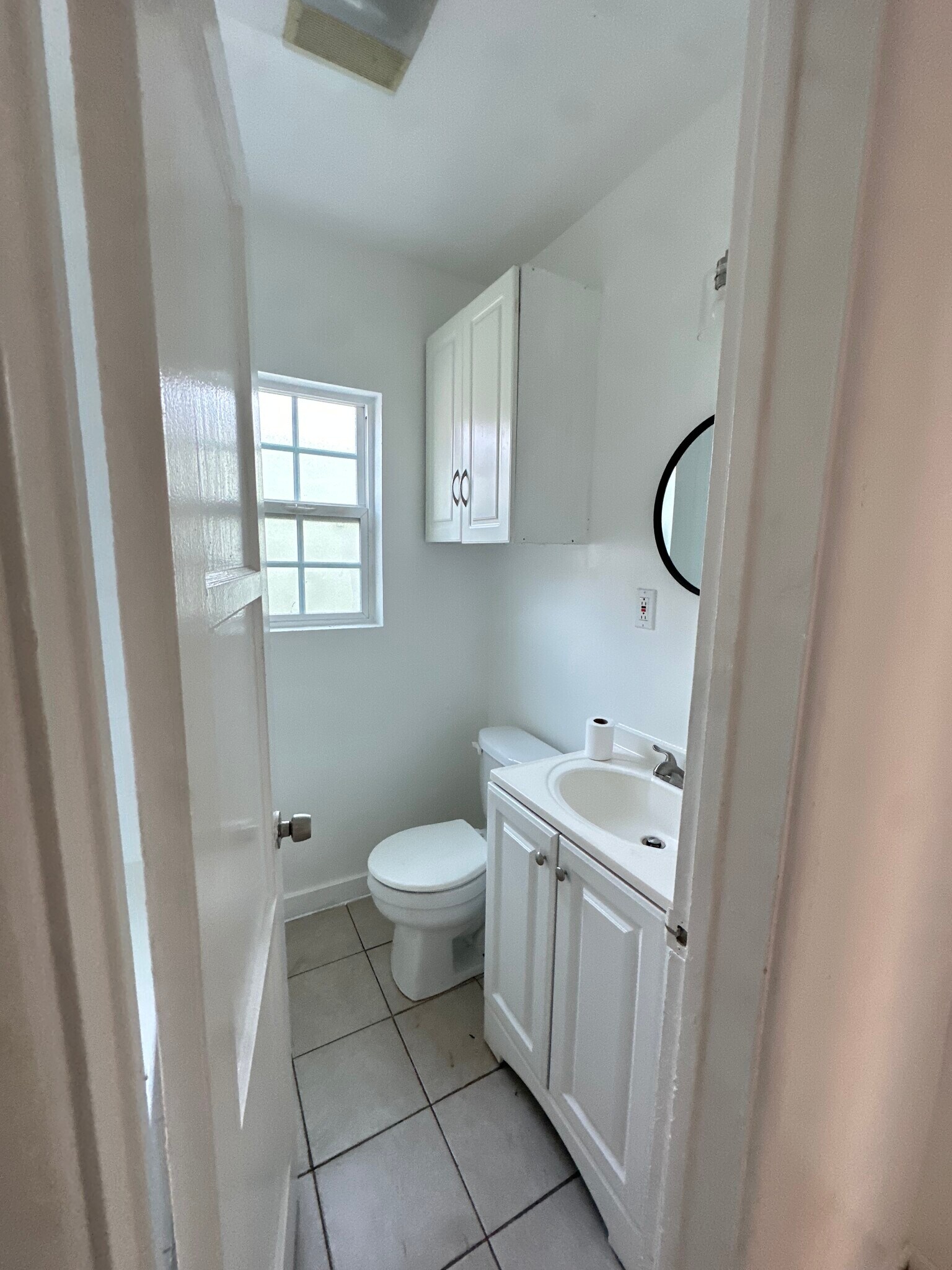 Building Photo - 1306 N Fries Ave