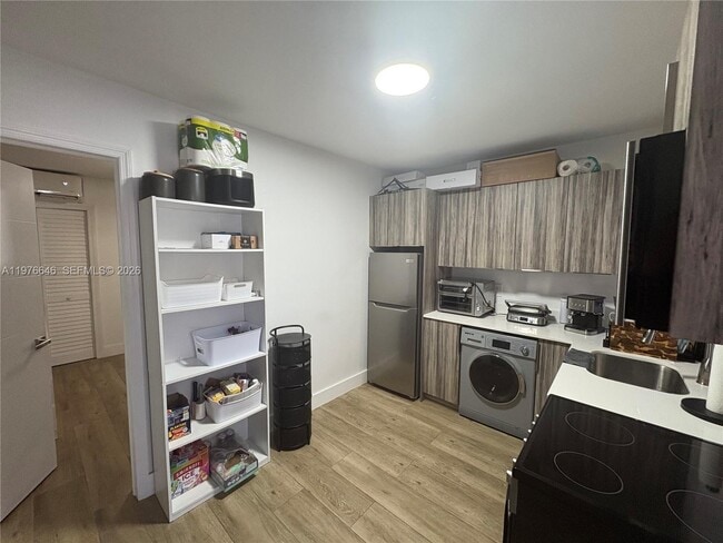 Building Photo - 2276 SW 2nd St