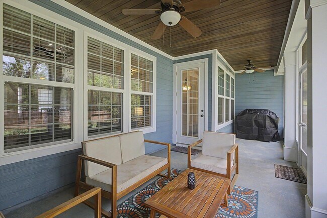 Building Photo - 7492 Sunny Mariana Ct