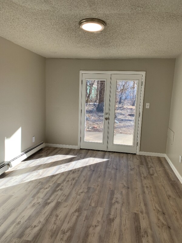 Building Photo - 713 E Moreno Ave