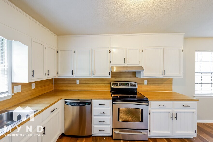 Building Photo - 3767 Chestnut Ridge Ln