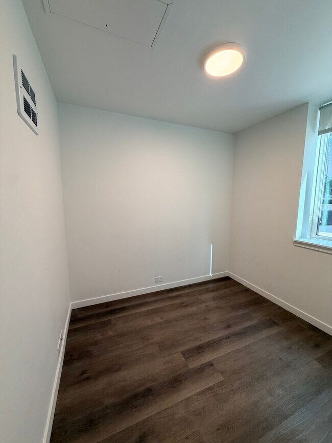Interior Photo - King Street Flats