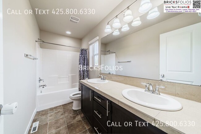 Building Photo - 10626 Eastridge Dr NE