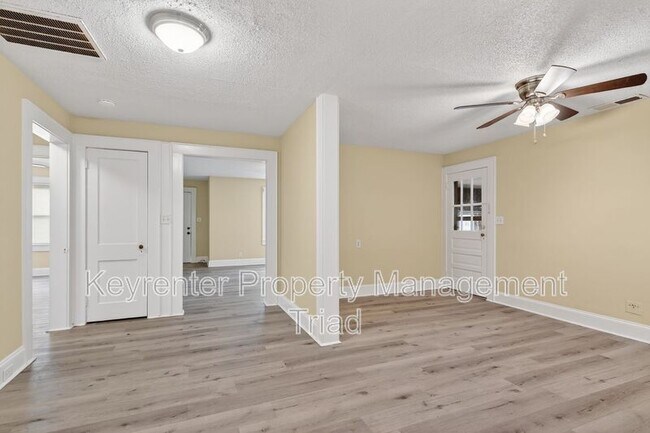 Building Photo - 506 Rocky Knoll Rd