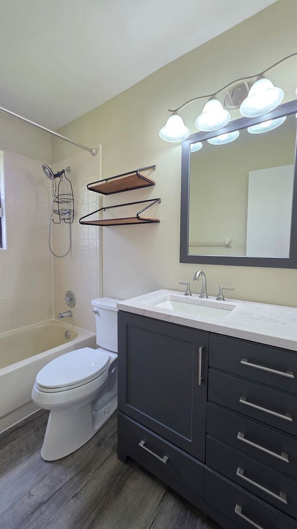 Building Photo - FOR RENT 2 bed 2 bath 1 car garage home.